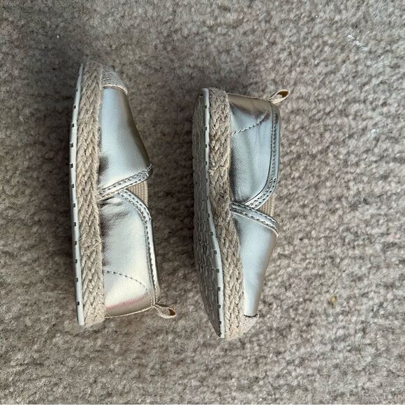 OshKosh Toddler Metallic Slip-On Shoes - Size 5 - Picture 3 of 10